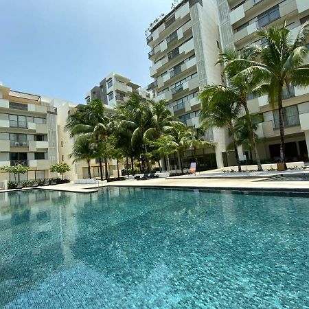 By The Sea @ Luxury Suites, バツーフェリンギビーチ エクステリア 写真