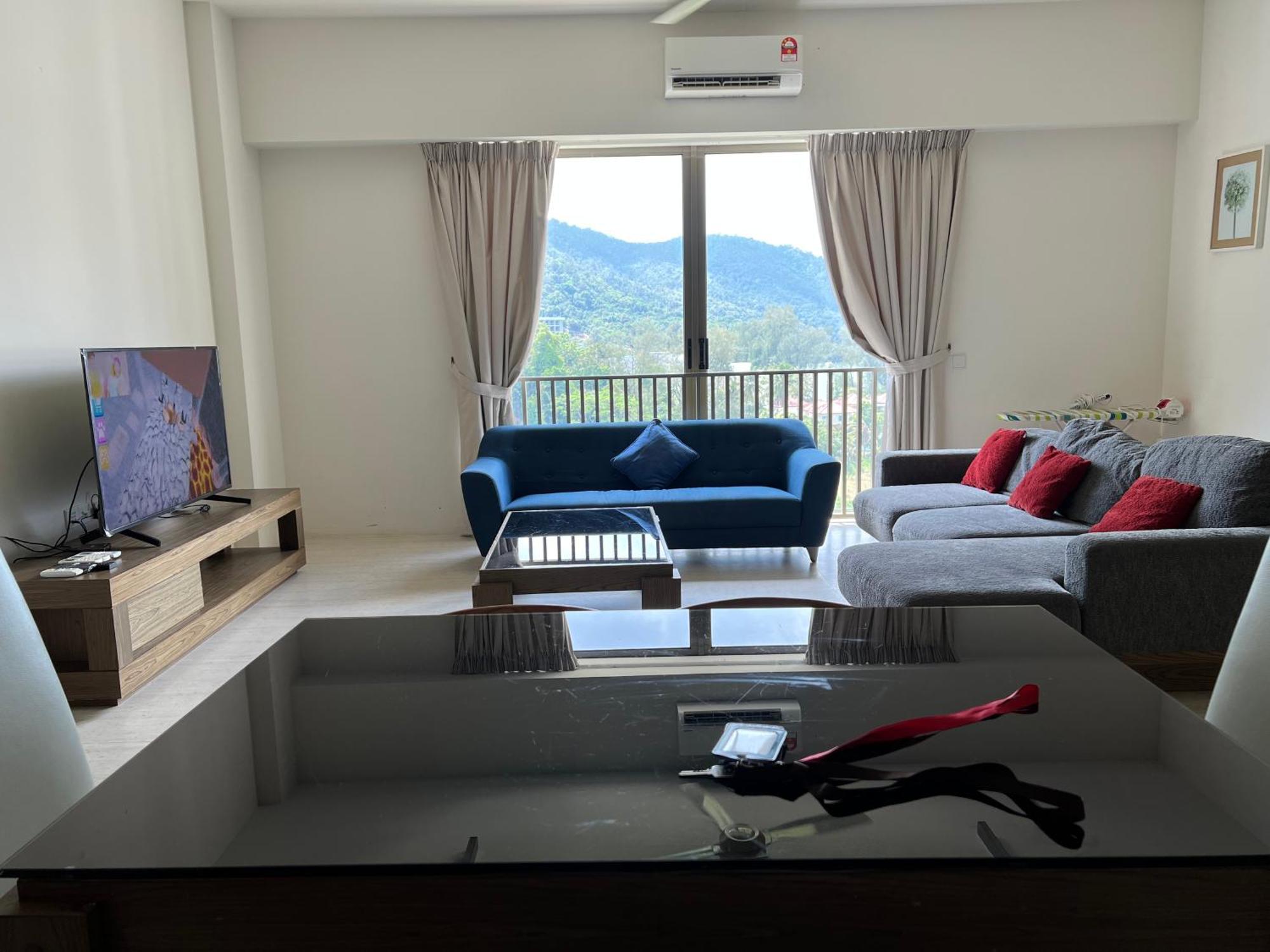 By The Sea @ Luxury Suites, バツーフェリンギビーチ エクステリア 写真