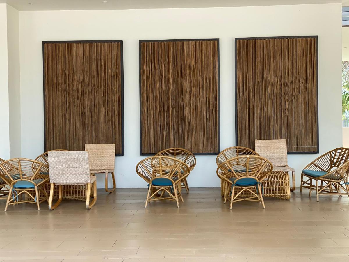 By The Sea @ Luxury Suites, バツーフェリンギビーチ エクステリア 写真