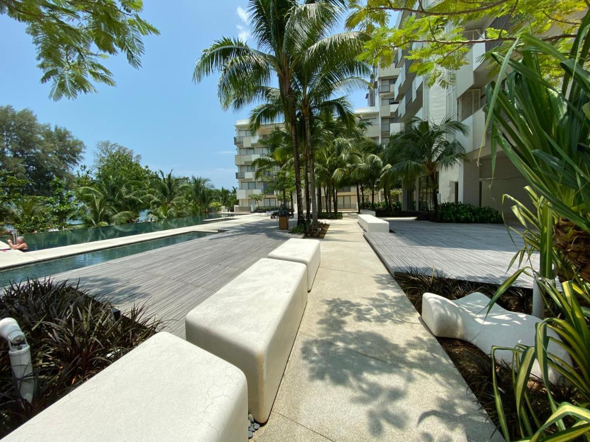 By The Sea @ Luxury Suites, バツーフェリンギビーチ エクステリア 写真